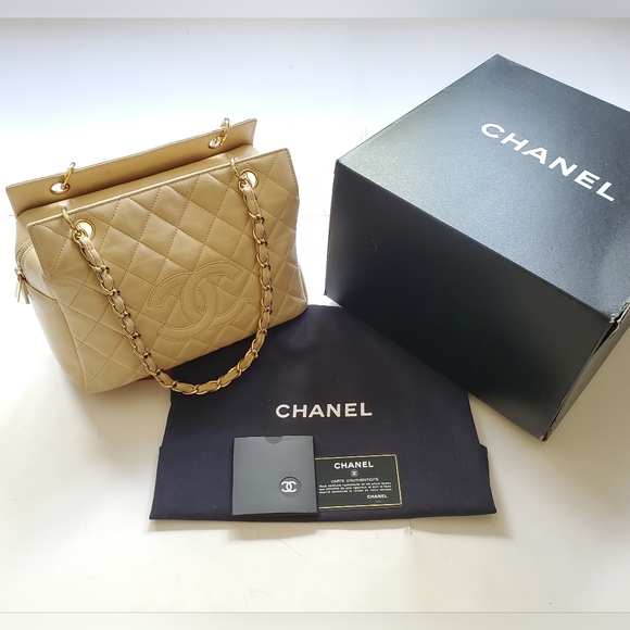 (SALE)Chanel Lambskin CC Logo Chain Strap Hobo Bag ▶️ Part1 - Picture 1 of 16